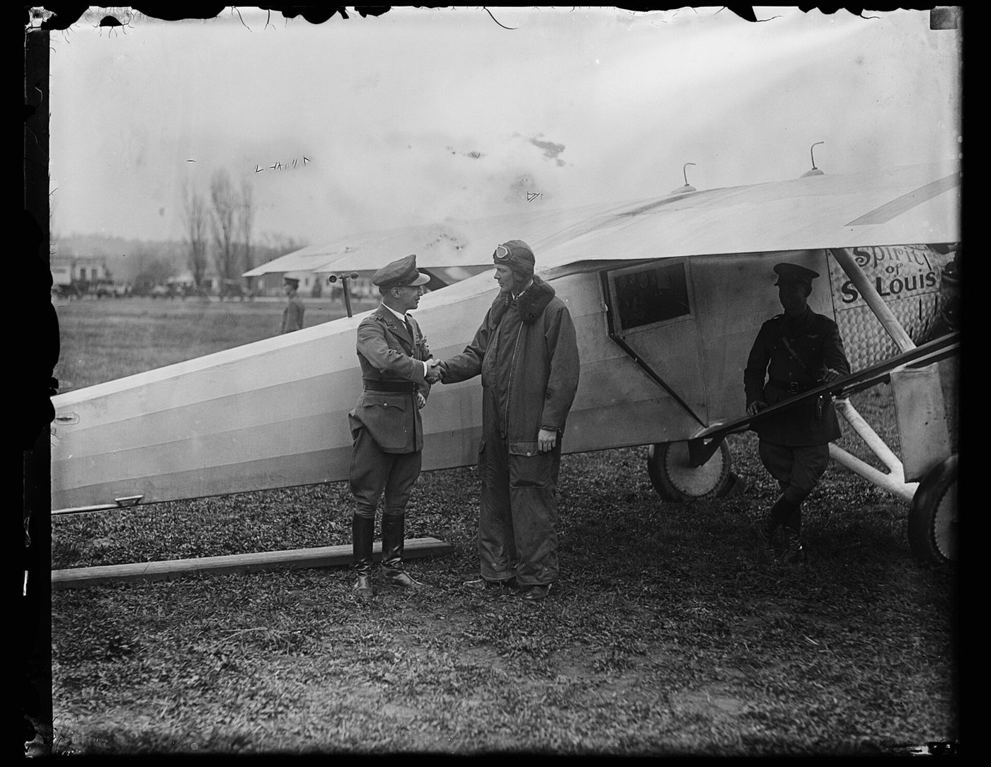 In May 1927 Charles Lindbergh flew alone from New York to Paris, 3,610 miles in 33.5 hours. About 100,000 people were waiting when he landed.